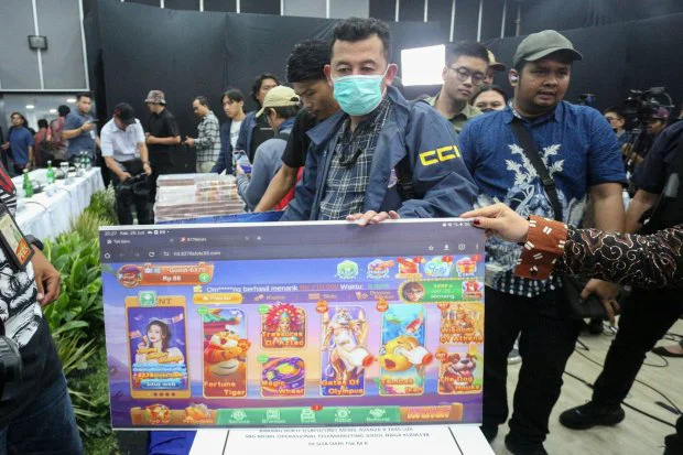 Dampak Judi Online Indonesia Produktivitas Ekonomi Keluarga 2025